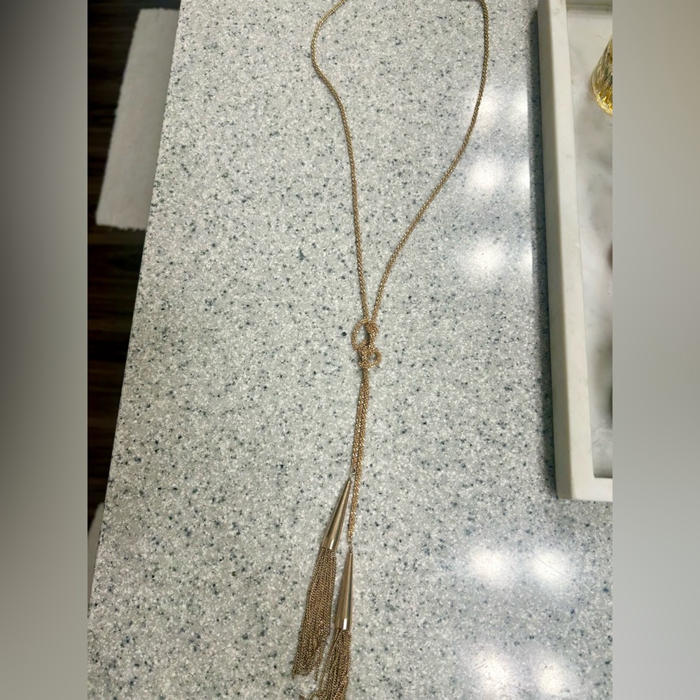 Kendra Scott rose gold necklace